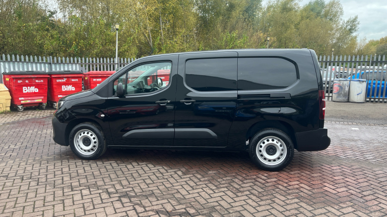Peugeot Partner Long Diesel 1.5 BlueHDi 100 Professional Plus Van